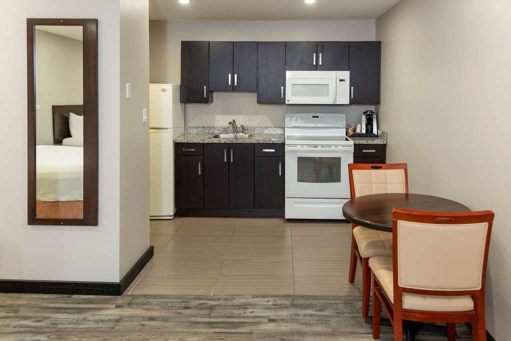 Econo Lodge Inn & Suites Medicine Hat Quarto foto