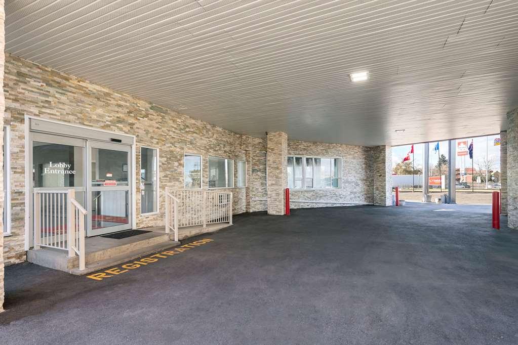 Econo Lodge Inn & Suites Medicine Hat Exterior foto