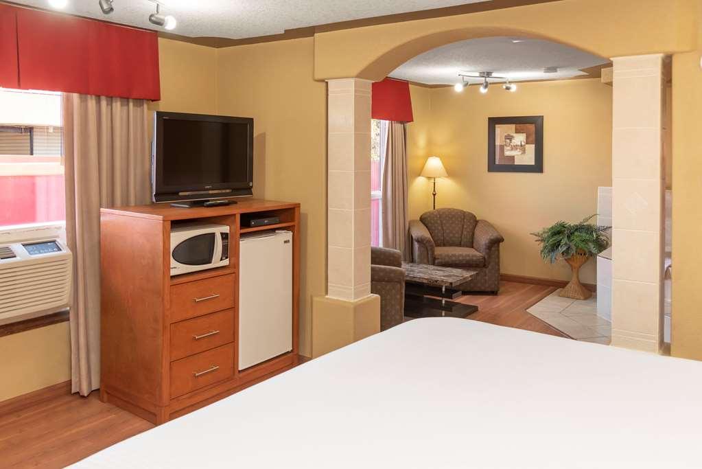 Econo Lodge Inn & Suites Medicine Hat Quarto foto